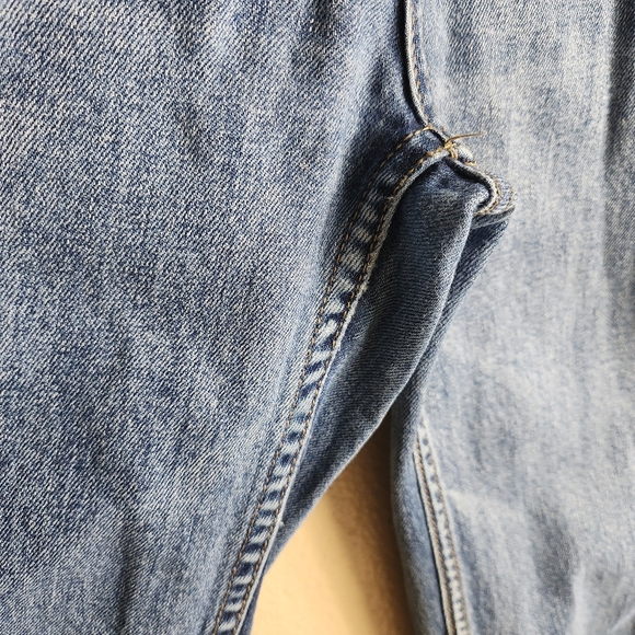 PacSun Womens |26| Vintage Icon Raw Hem Mid Rise Cropped Medium Wash Jeans - Picture 5 of 12